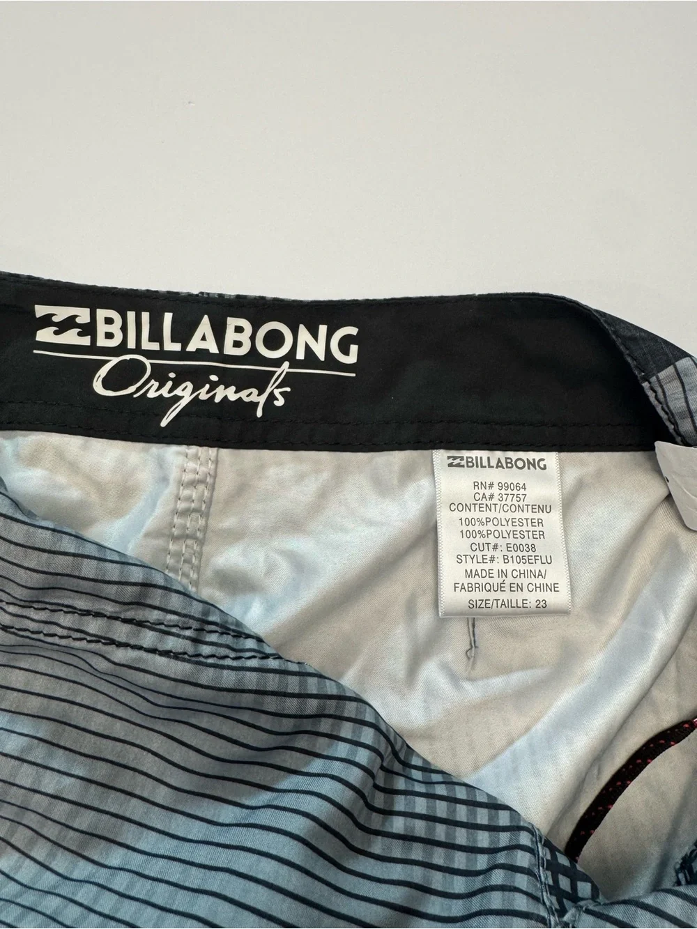 NEW Billabong Gray Grid Kids Swim Trunks with Black & Red Trim Size S or 23’